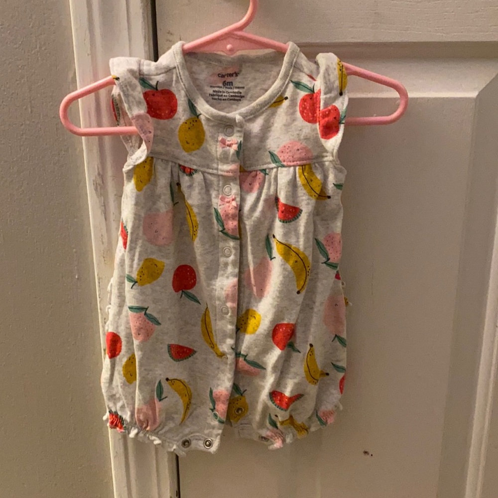 Carter’s BabyGirl size 6 months. Light gray with fruits.